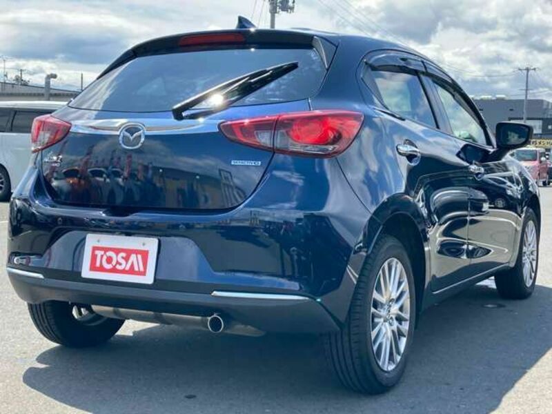 MAZDA2