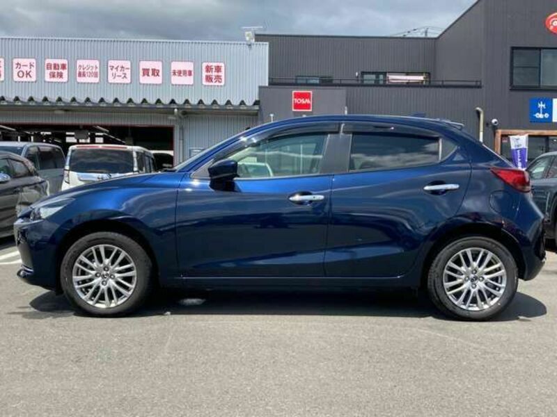 MAZDA2