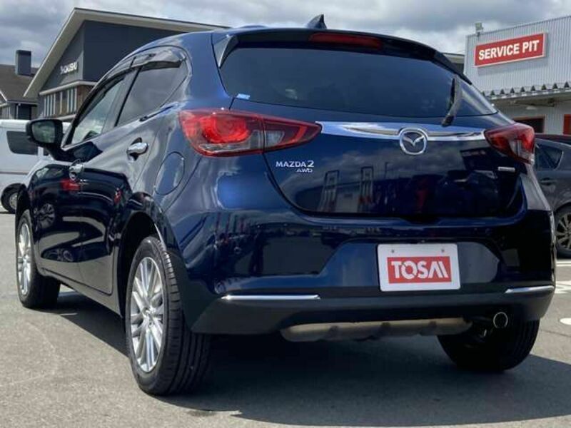 MAZDA2