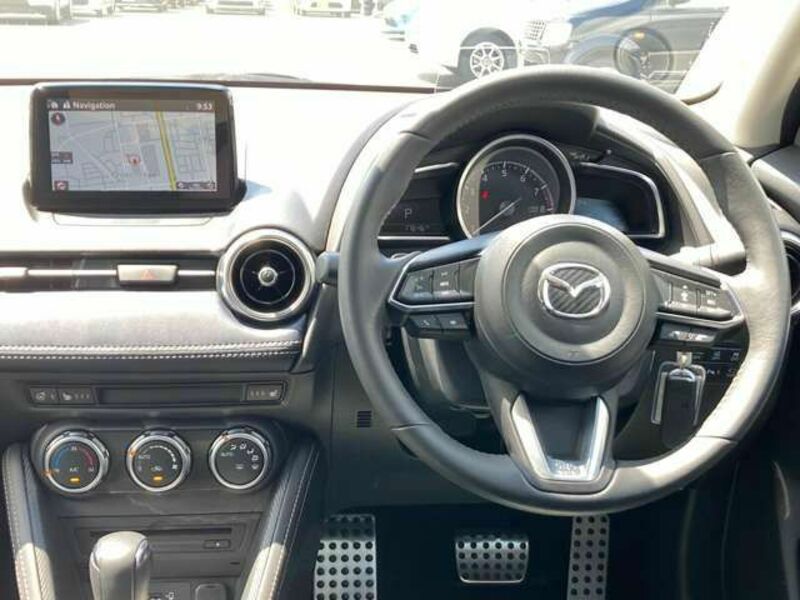 MAZDA2