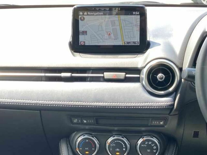 MAZDA2