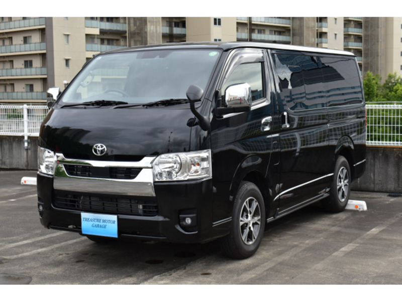 TOYOTA HIACE VAN