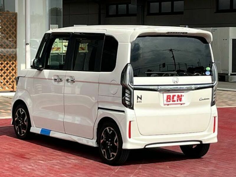 N BOX CUSTOM