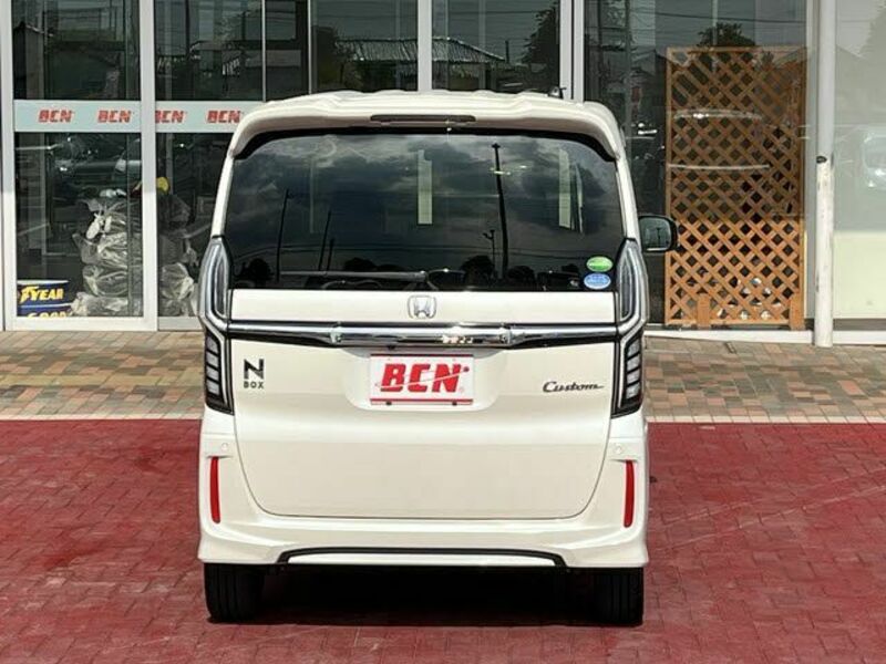 N BOX CUSTOM