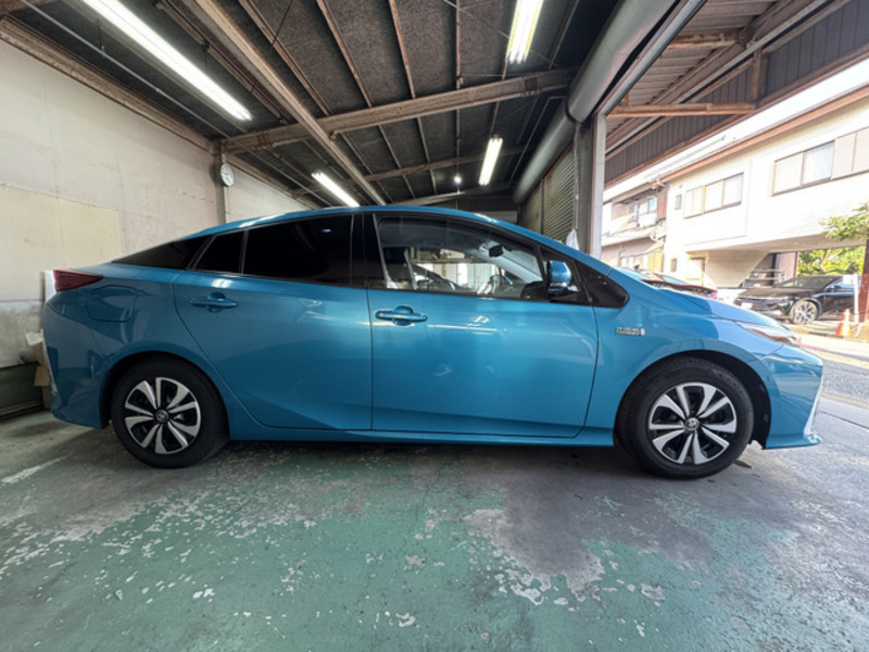 PRIUS PHV