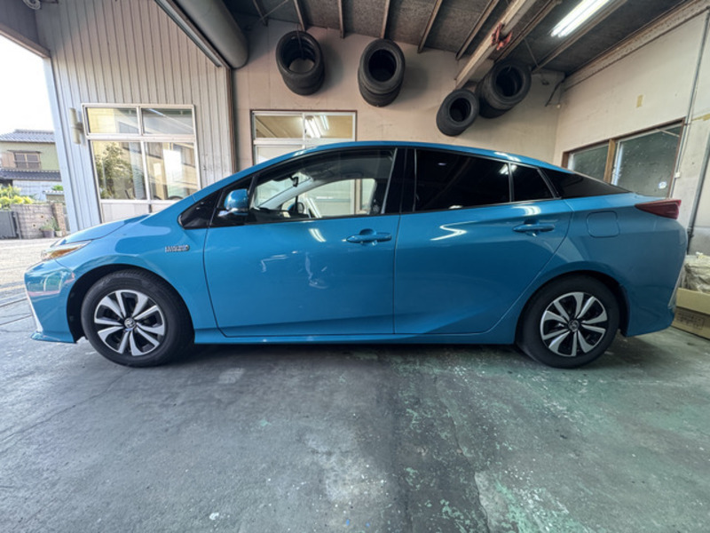 PRIUS PHV