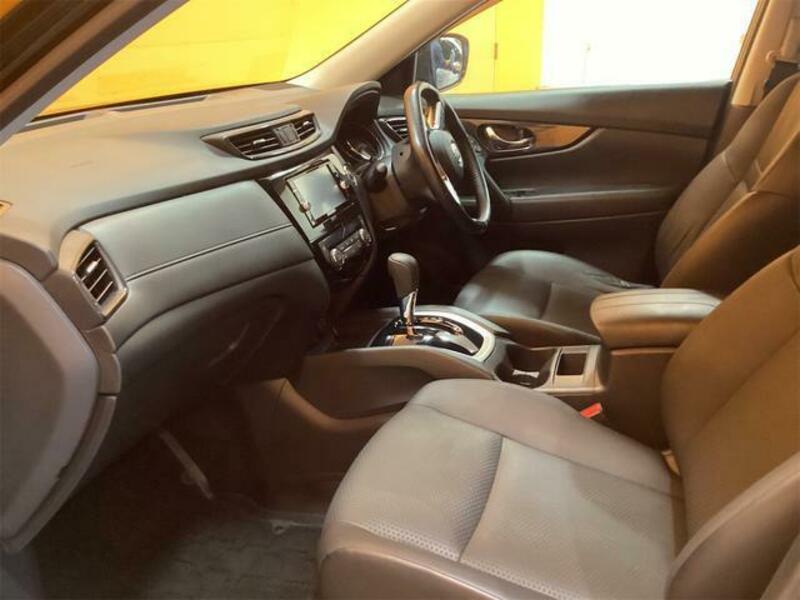 X-TRAIL