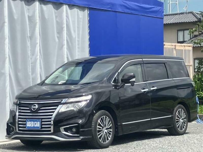 NISSAN ELGRAND