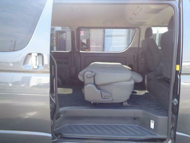 HIACE VAN