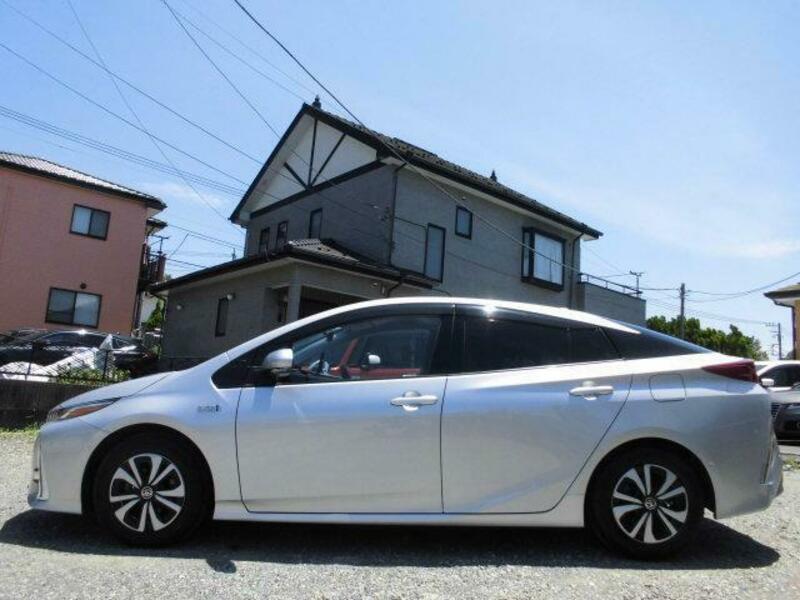 PRIUS PHV