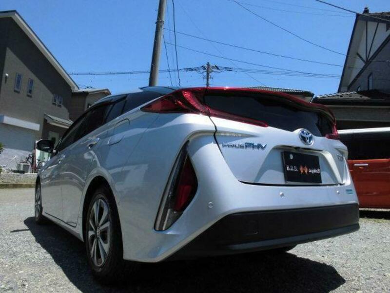 PRIUS PHV