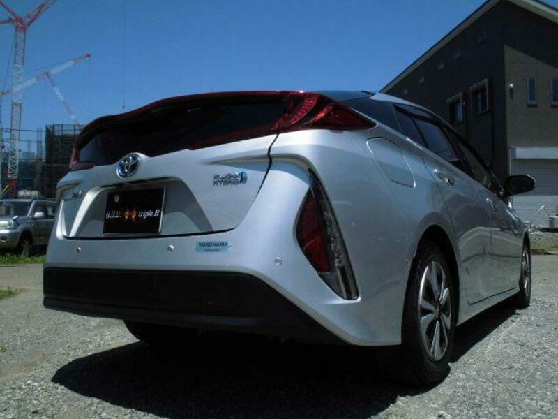 PRIUS PHV
