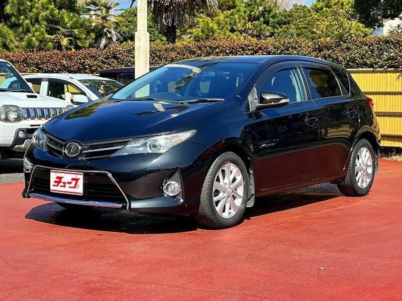 TOYOTA AURIS