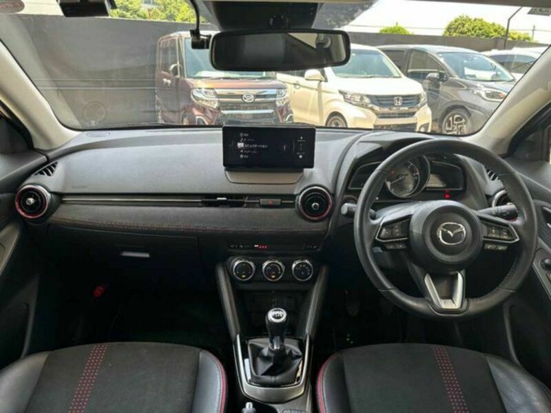 MAZDA2