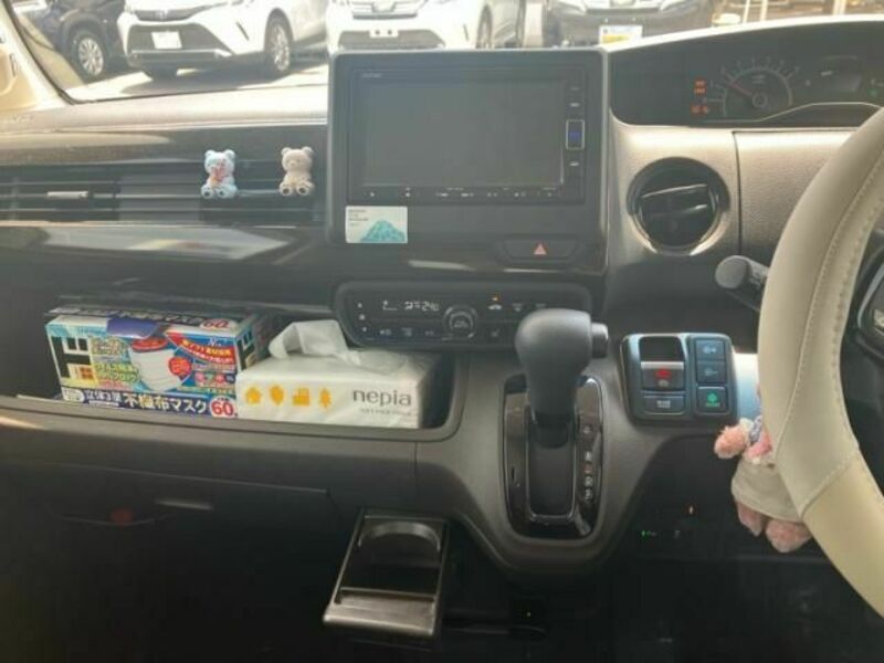 N BOX