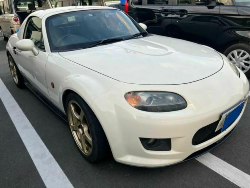 ROADSTER-0