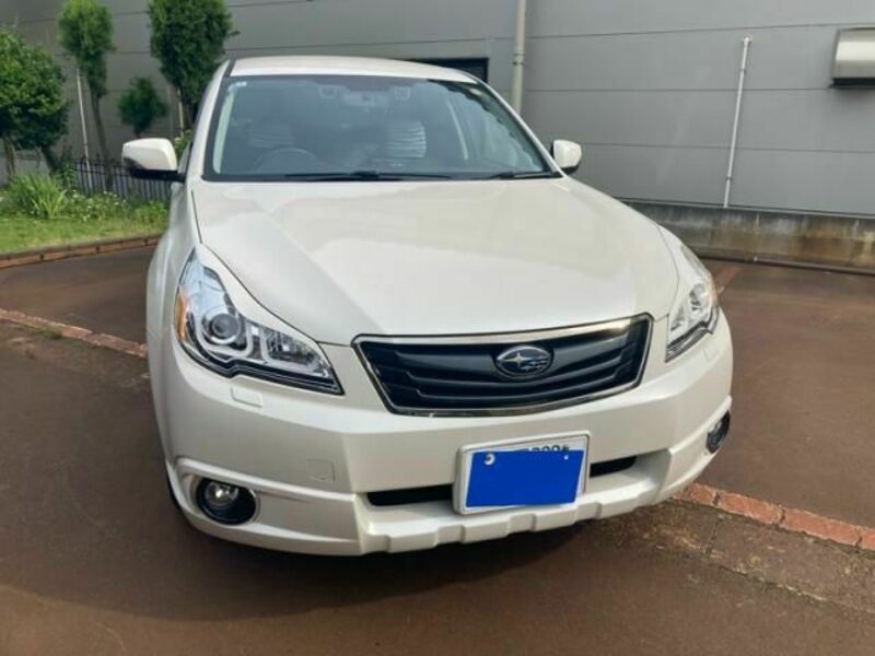 LEGACY OUTBACK-0