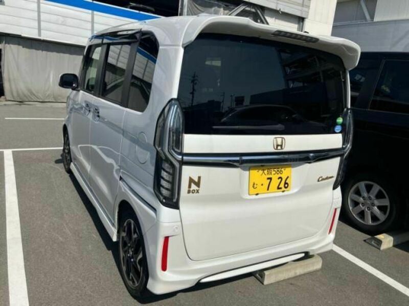 N BOX CUSTOM