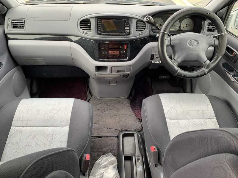 TOURING HIACE
