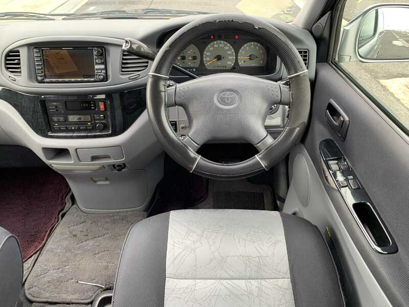 TOURING HIACE