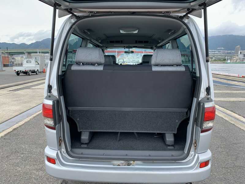 TOURING HIACE