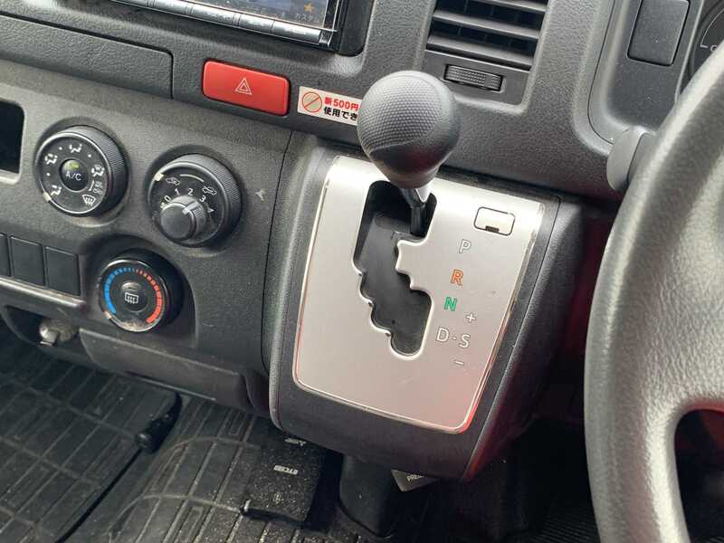 HIACE VAN