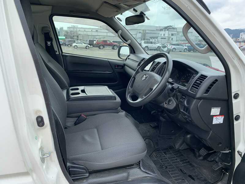 HIACE VAN