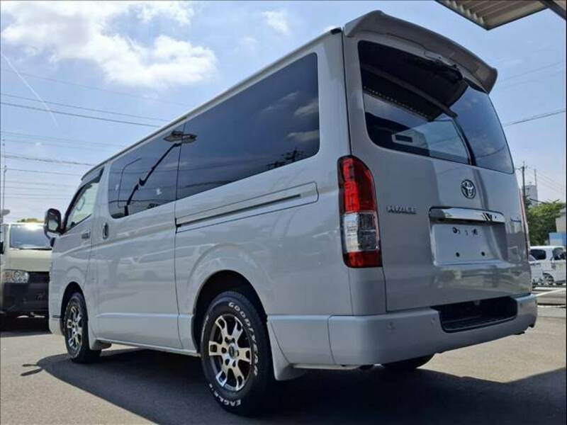 HIACE VAN