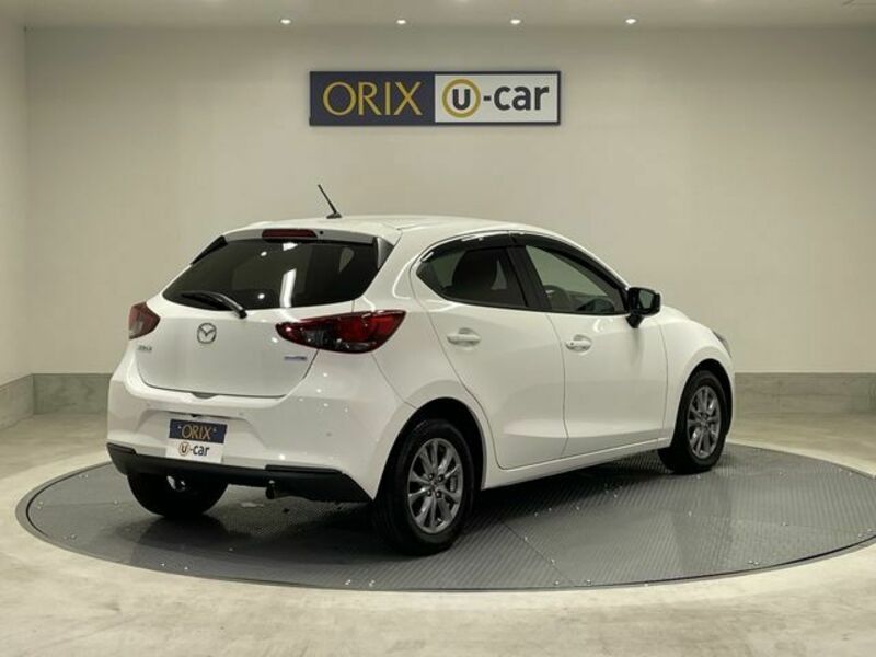 MAZDA2