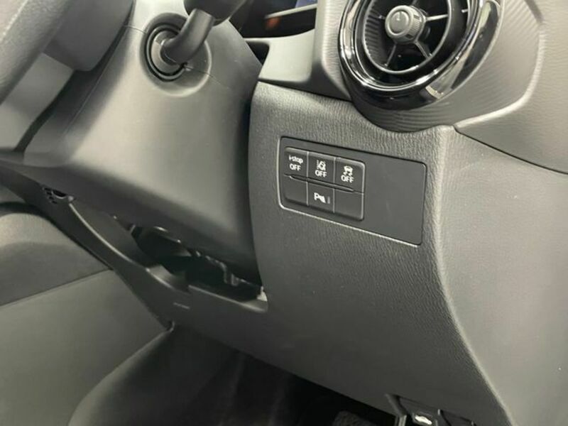 MAZDA2