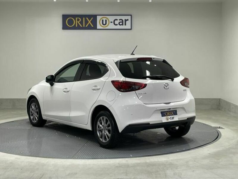 MAZDA2