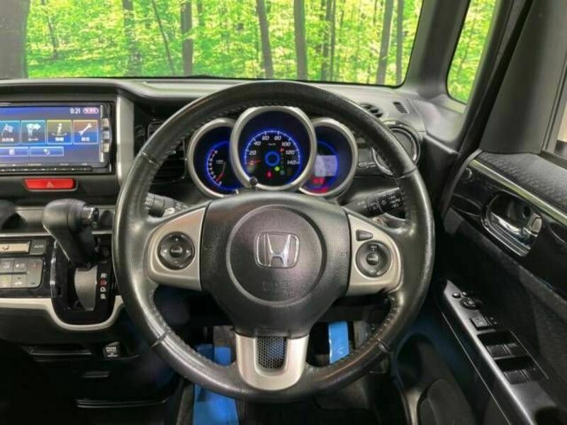 N BOX CUSTOM