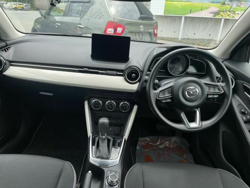 MAZDA2