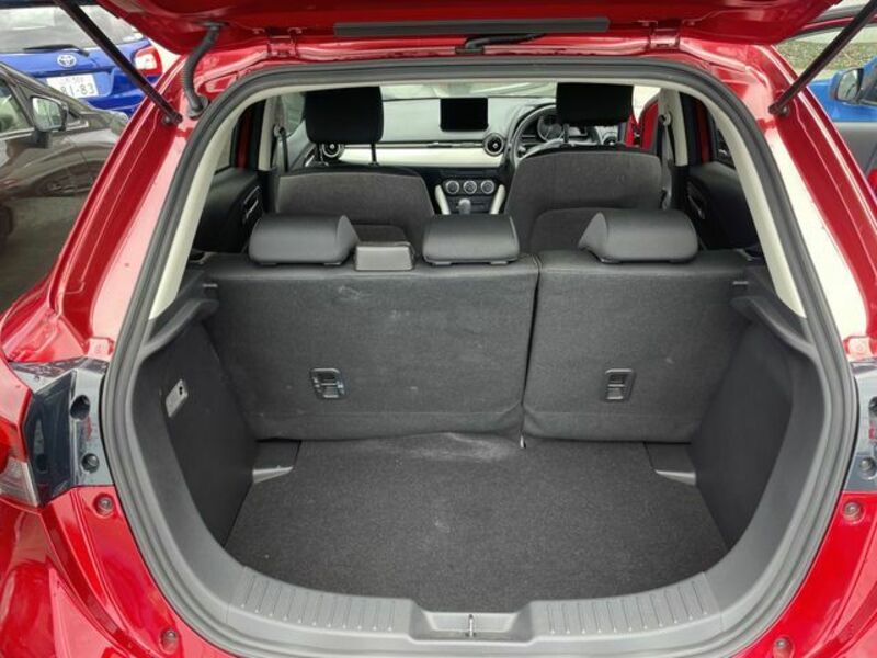 MAZDA2