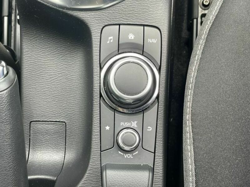 MAZDA2