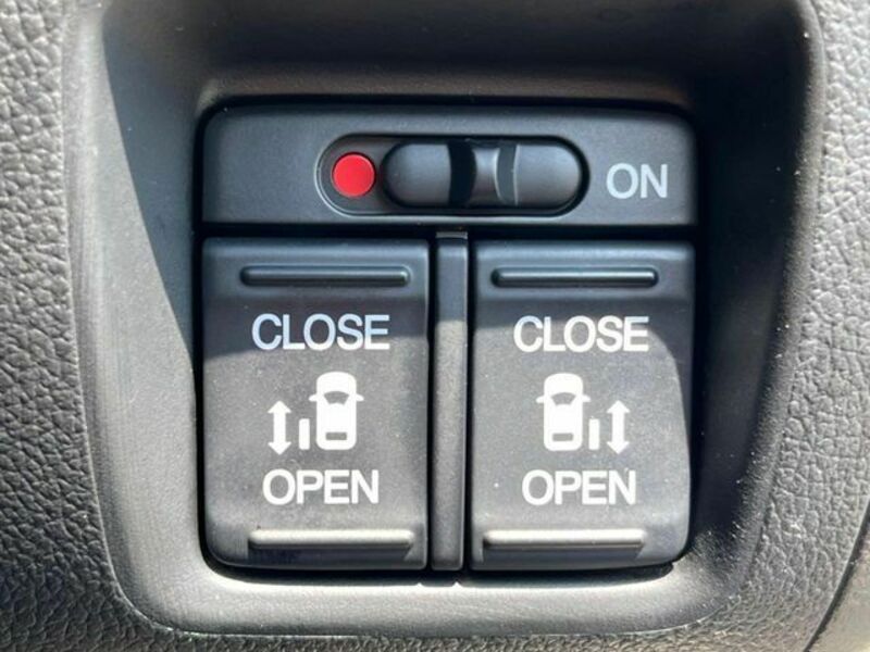 N BOX