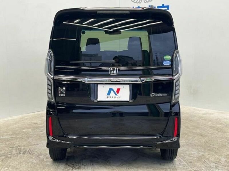 N BOX CUSTOM