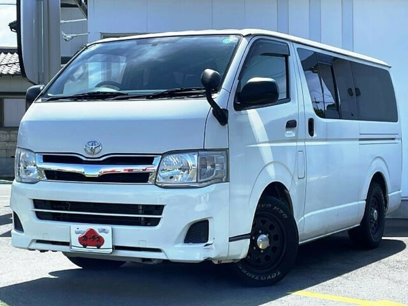 TOYOTA HIACE VAN