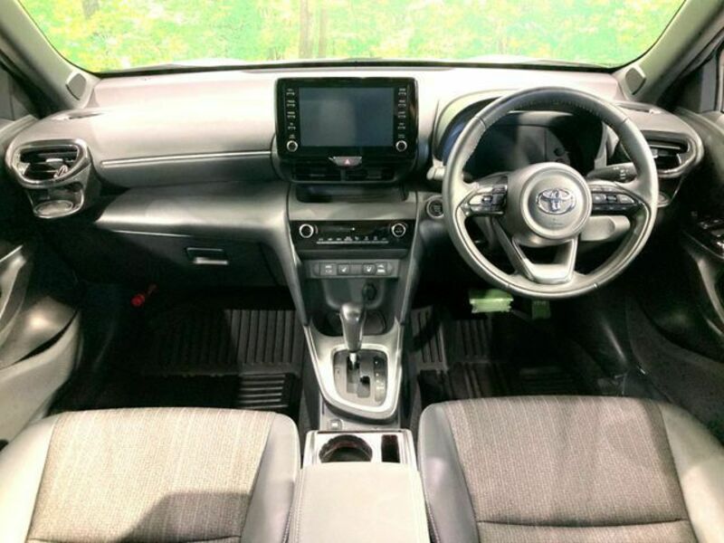 YARIS CROSS