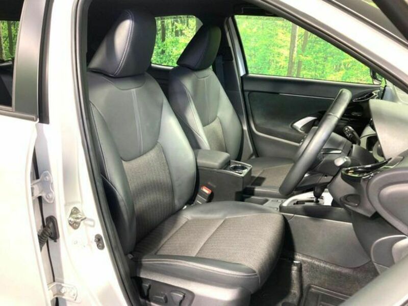 YARIS CROSS