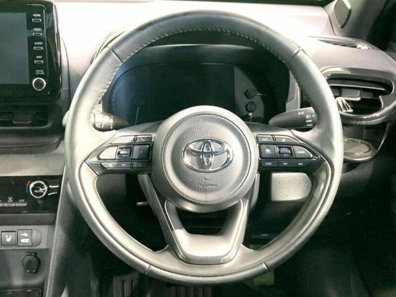 YARIS CROSS