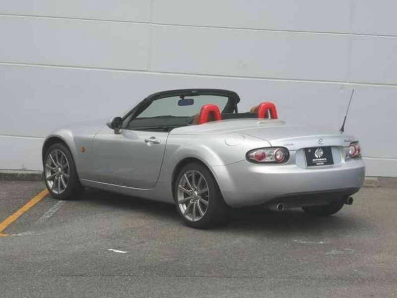 ROADSTER