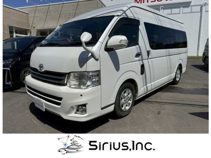 TOYOTA HIACE