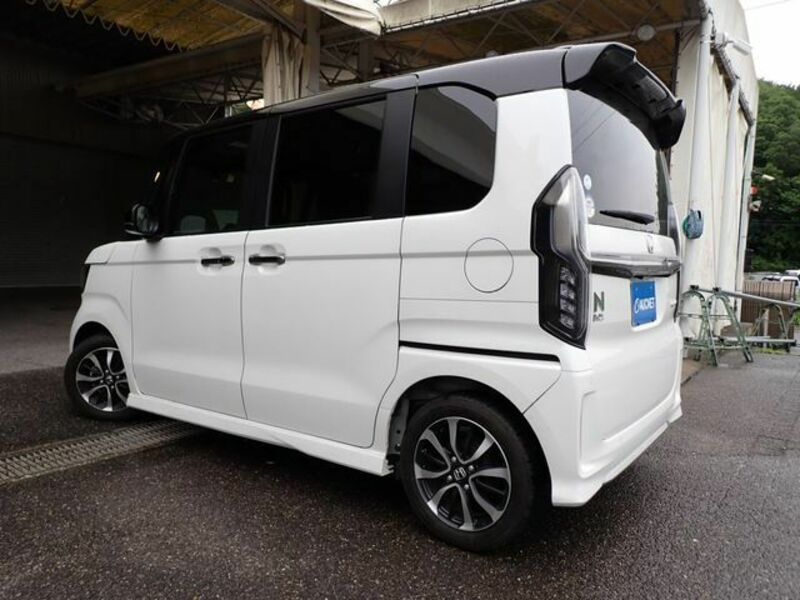 N BOX CUSTOM