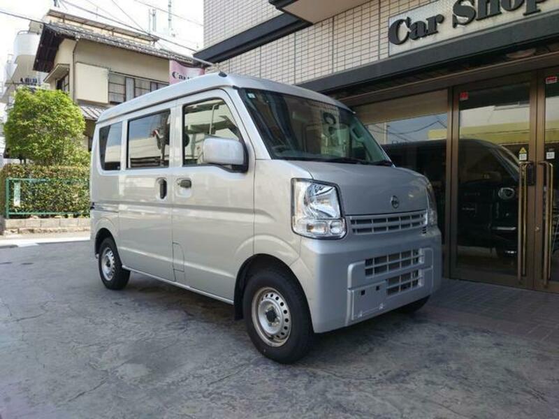 NISSAN CLIPPER VAN