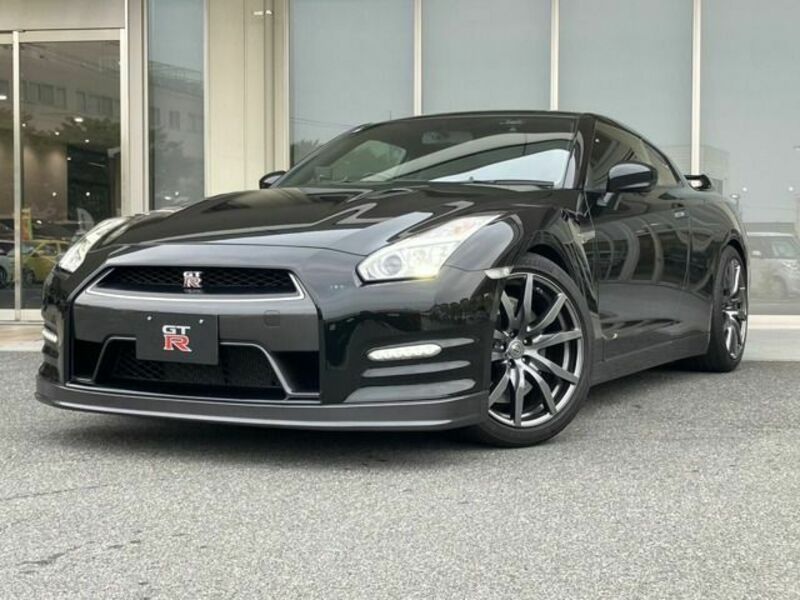 NISSAN GT-R