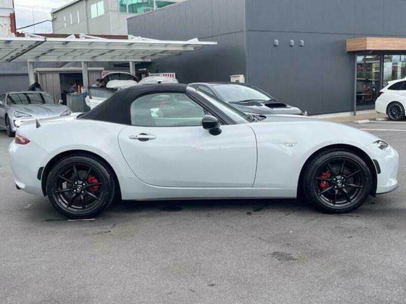 ROADSTER