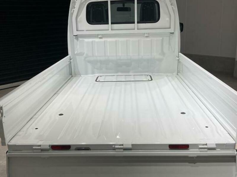 CLIPPER TRUCK