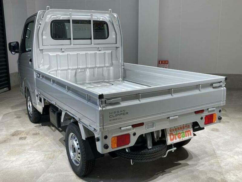 CLIPPER TRUCK