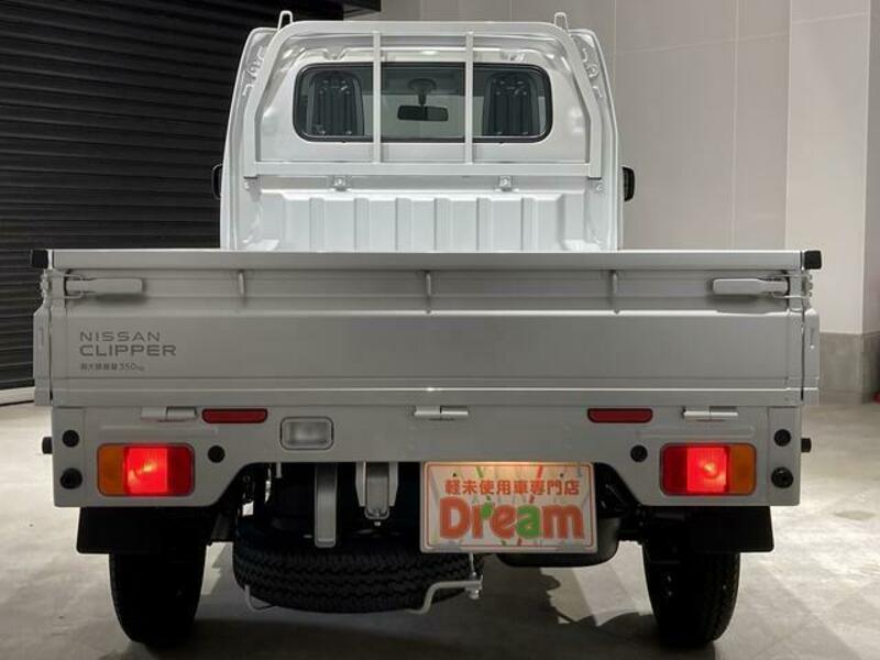 CLIPPER TRUCK